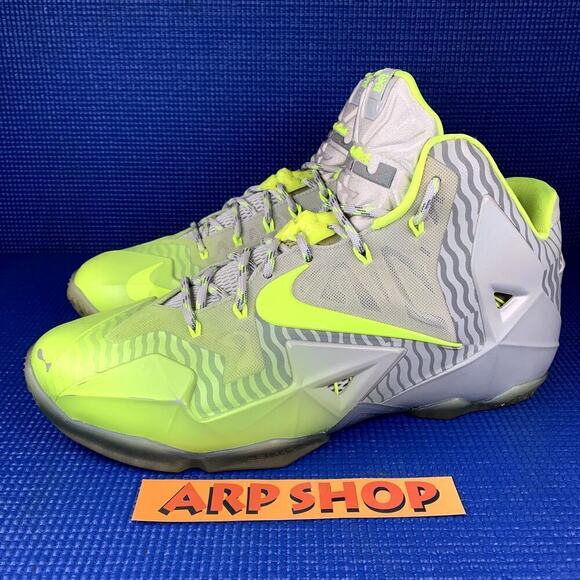 ? NIKE LEBRON 11 COLLECTION Men`s Size 11.5 Grey Basketball Shoes 683252-074 main image 9